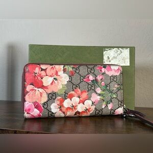 Authentic Gucci Blooms GG Zippy Long Wallet W/ Wrist Strap